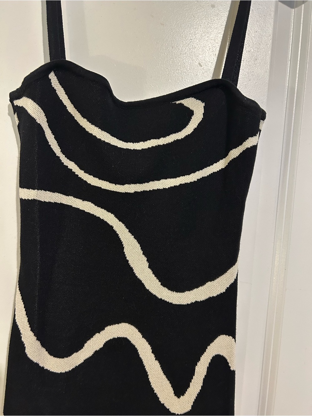Wavy Print Knit Midi Dress - Picture 6 of 6